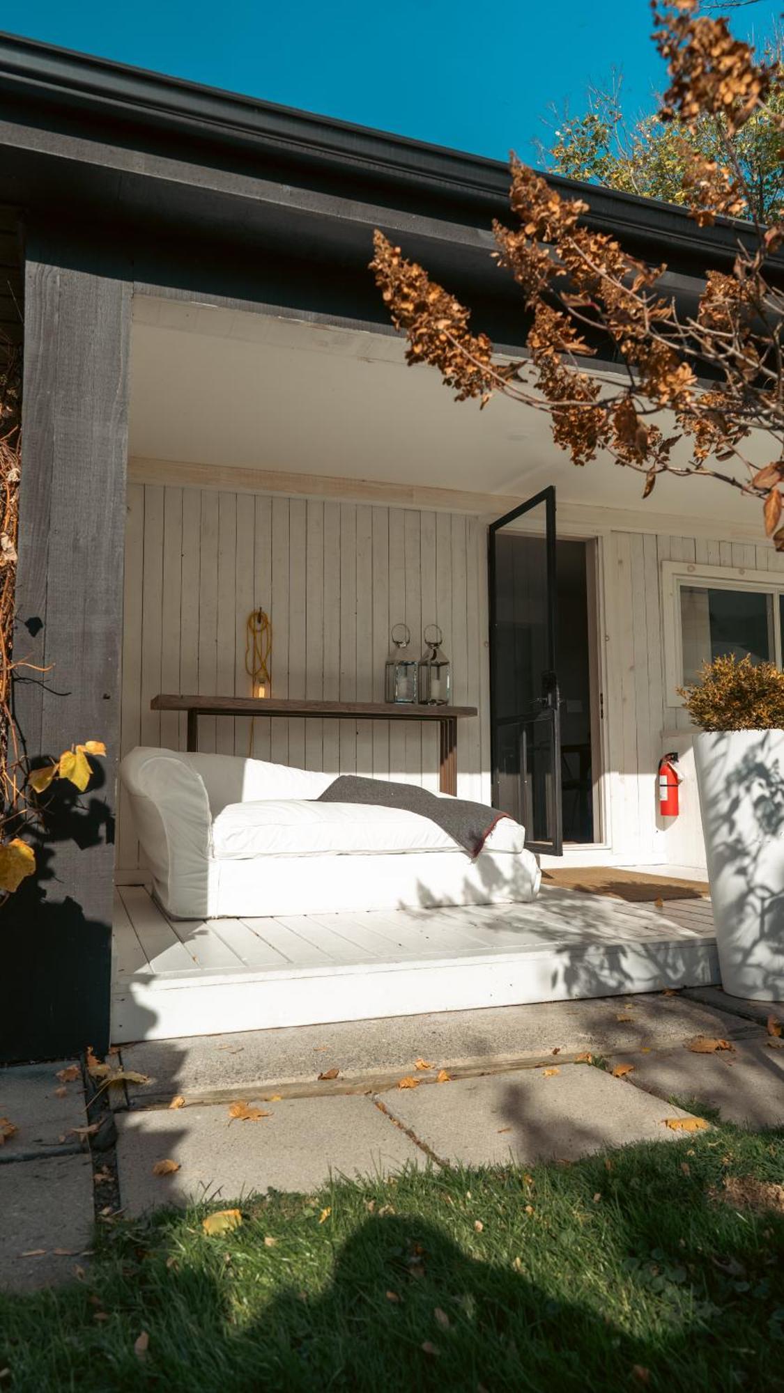 The Lakeside Prince Edward County Wellington Exterior foto